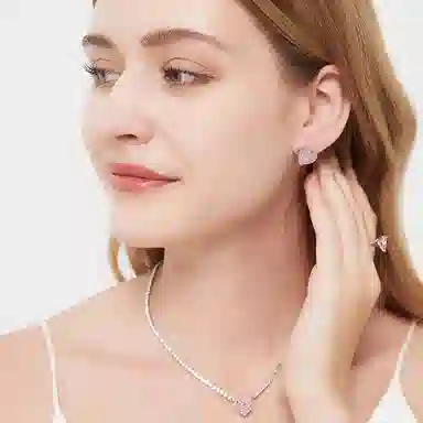 一撇一捺 水晶爱心系列高碳钻耳钉女粉色闪耀减龄甜美耳饰