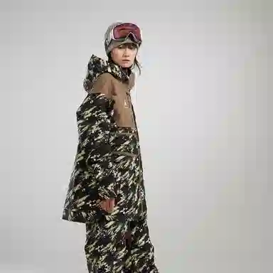 BURTON AIZAWA Camo Hoodie Jacket