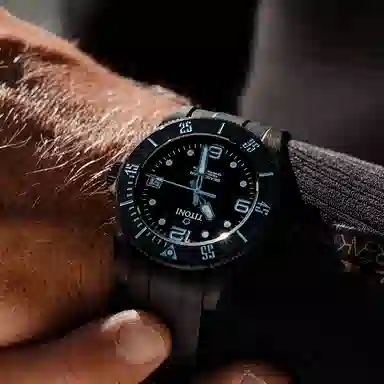 TITONI 600 42mm 83600 C-BL-256