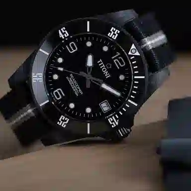 TITONI 600 42mm 83600 C-BK-256