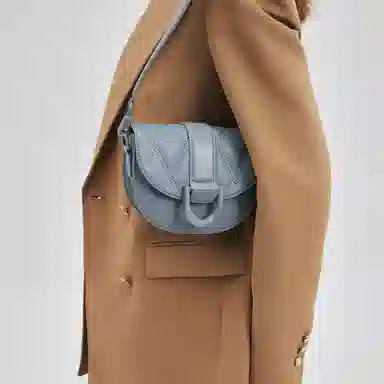 CHARLESKEITH Gabineck