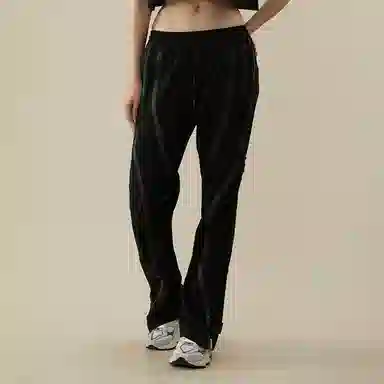 11ESTRANGER ASTRANGER