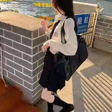 东鲸岁时记 刺绣单排扣翻领长袖 樱时衬衫 女款