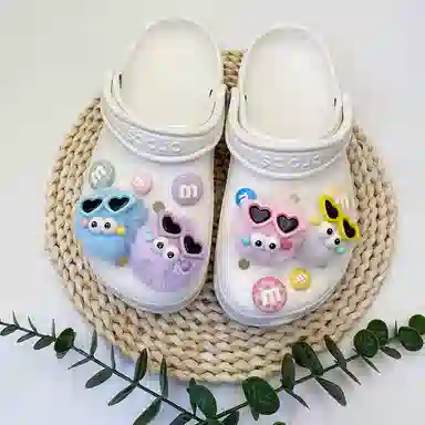 US8ACC m crocs DIY