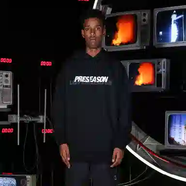 Love me later FW22 LOGO