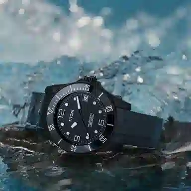 TITONI 600 42mm 83600 C-BK-256