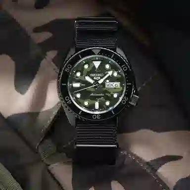 Seiko 5 SRPJ37K1