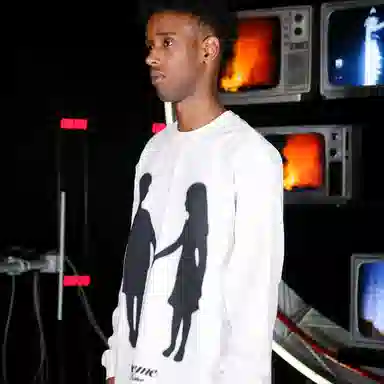 LOVEMELATER FW22 insTtee