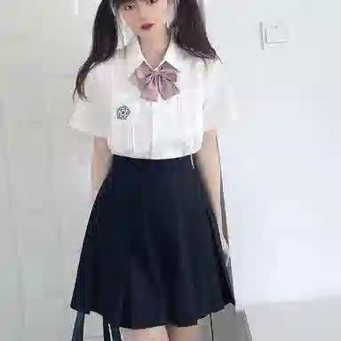 东鲸岁时记 刺绣印花单排多扣直筒短袖 樱川衬衫 女款