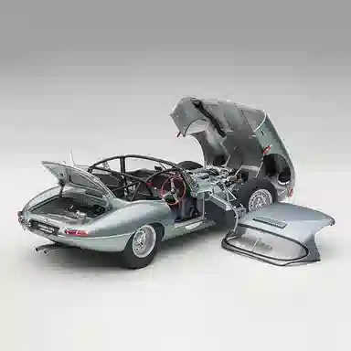 AUTOart 118 JAGUAR LIGHTWEIGHT E-TYPE