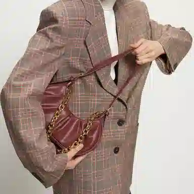 CHARLES&KEITH Vintage Pleated Zipper Bag