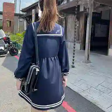 东鲸岁时记 条纹海军领长袖连衣裙 女款 藏青色