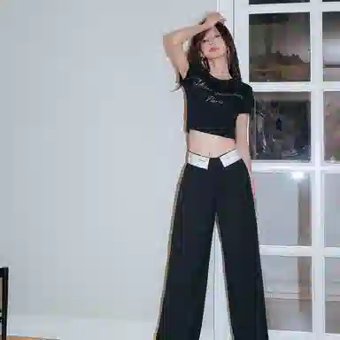 Three Quarters LogoT