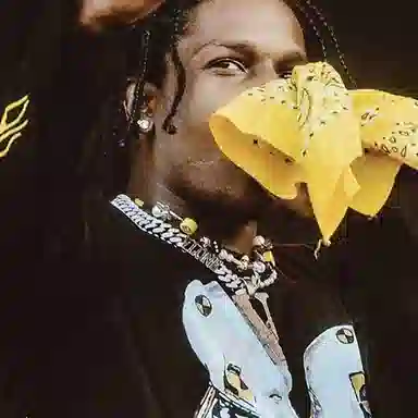 EVAE+MOB Pearl Necklace