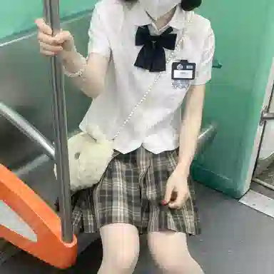 东鲸岁时记 纯色徽章刺绣直筒短袖衬衫 女款 幻海之城