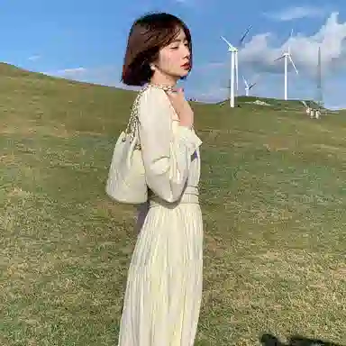 法儿家 纯色圆领皱褶长袖连衣裙 女款