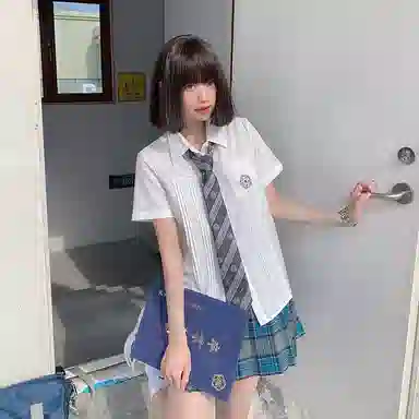 东鲸岁时记 刺绣印花单排多扣直筒短袖 樱川衬衫 女款