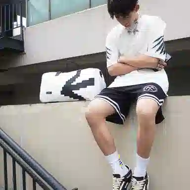 MIRACLE KILL Dual Blade Badge Shorts