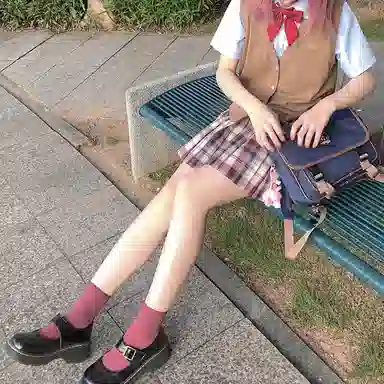 东鲸岁时记 高腰格子百褶半身裙 女款