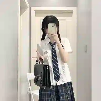 东鲸岁时记 刺绣印花单排多扣直筒短袖 樱川衬衫 女款