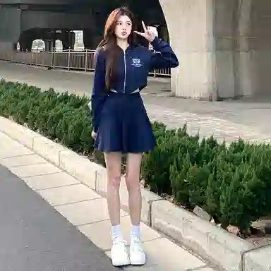 东鲸岁时记 字母印花休闲制服套装 女款