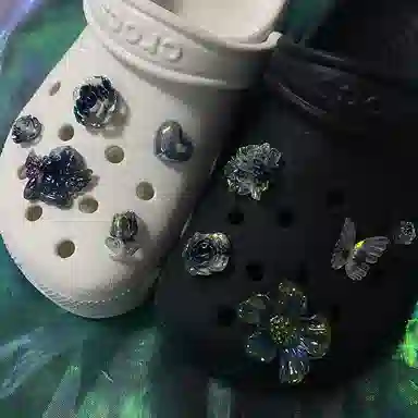 US8ACC crocs