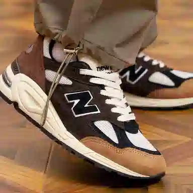 New Balance 990 V2 Brown