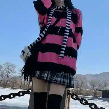 东鲸岁时记 条纹套头宽松撞色针织衫 女款 黑粉色