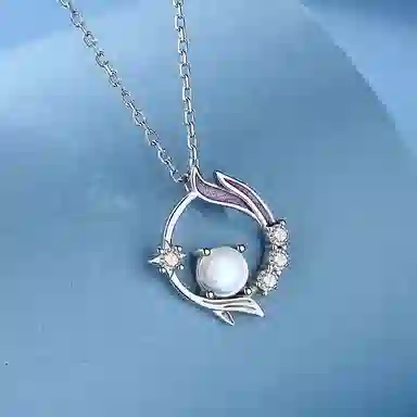 925
