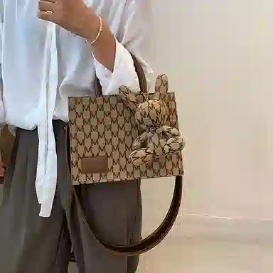 JANE KLAIN Classic Rabbit Tote Bag