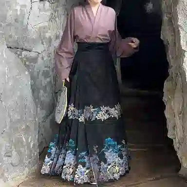 织造司 曲径幽兰 原创立领琵琶袖短袄通勤马面裙秋冬日常明制汉服 女款 黑色