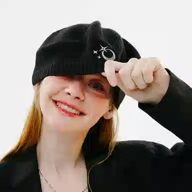 MD x Xotic gear Crescent Moon Beret MD