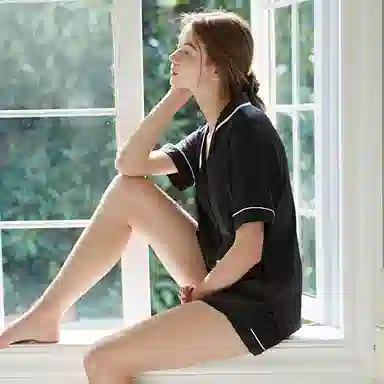 弗利少女 冰丝短袖夏季薄款仿真丝翻领家居服睡衣套装 女款 黑色