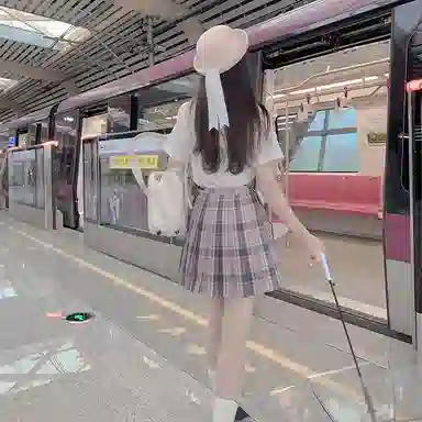 东鲸岁时记 日系格纹百褶半身裙 女款