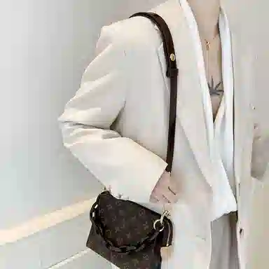 LV19