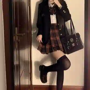 东鲸岁时记  格纹短款百褶半身裙 红皇后格裙