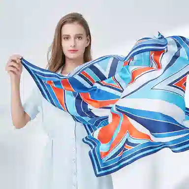 桑蚕丝丝巾春夏新品蝴蝶印花桑蚕丝方巾出游凹造型丝巾女  女款