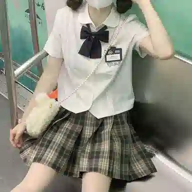 东鲸岁时记 纯色徽章刺绣直筒短袖衬衫 女款 幻海之城