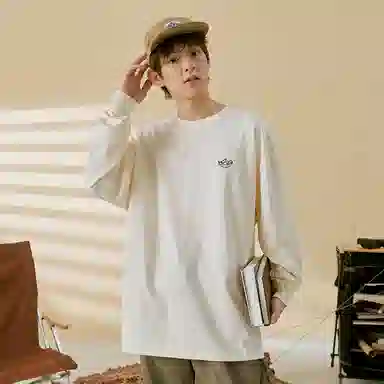 AMBER LIGHT Logo Print Long Sleeve Tee