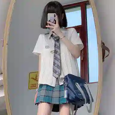 东鲸岁时记 刺绣印花单排多扣直筒短袖 樱川衬衫 女款