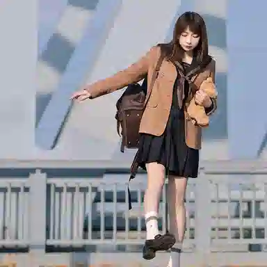 东鲸岁时记 纯色单排扣翻领休闲 布朗茶茶西装 女款