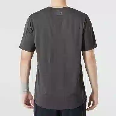 Under Armour logoT