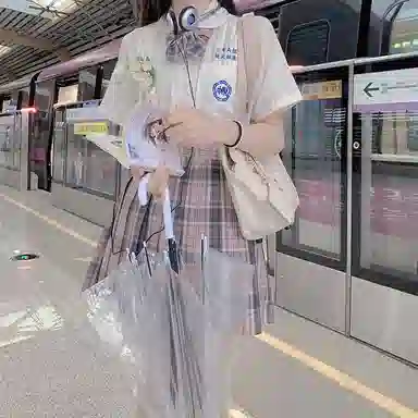 东鲸岁时记 日系格纹百褶半身裙 女款