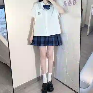 东鲸岁时记 卡通动物图案翻领纯色内搭短袖衬衫 女款 白色