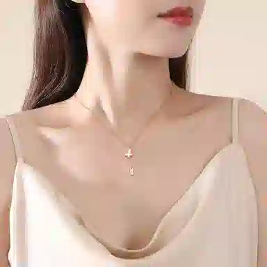 925