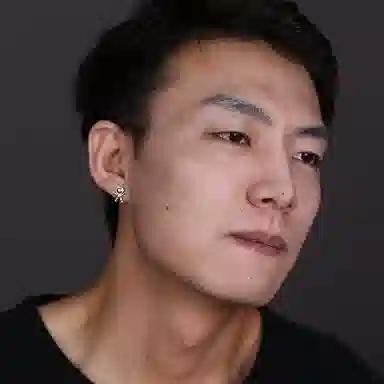 Ruibeila Astronaut Stud Earrings