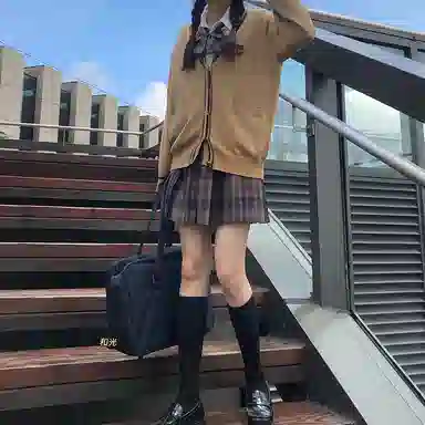 东鲸岁时记 格纹褶皱高腰短款高腰半身裙 女款