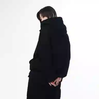 11ESTRANGER ASTRANGER