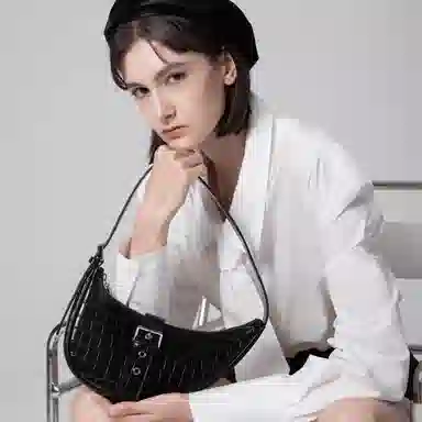 INJOYLIFE Crescent Shoulder Bag Black