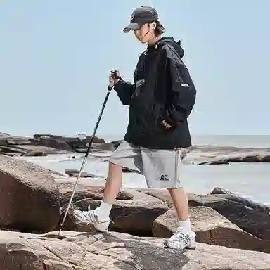 AMBER LIGHT UPF50+Logo